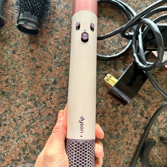 Dyson Airwrap! - Picture 2 of 9